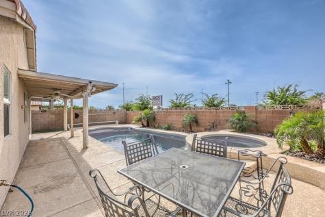 7017 Golden Desert Avenue Las Vegas NV 89129