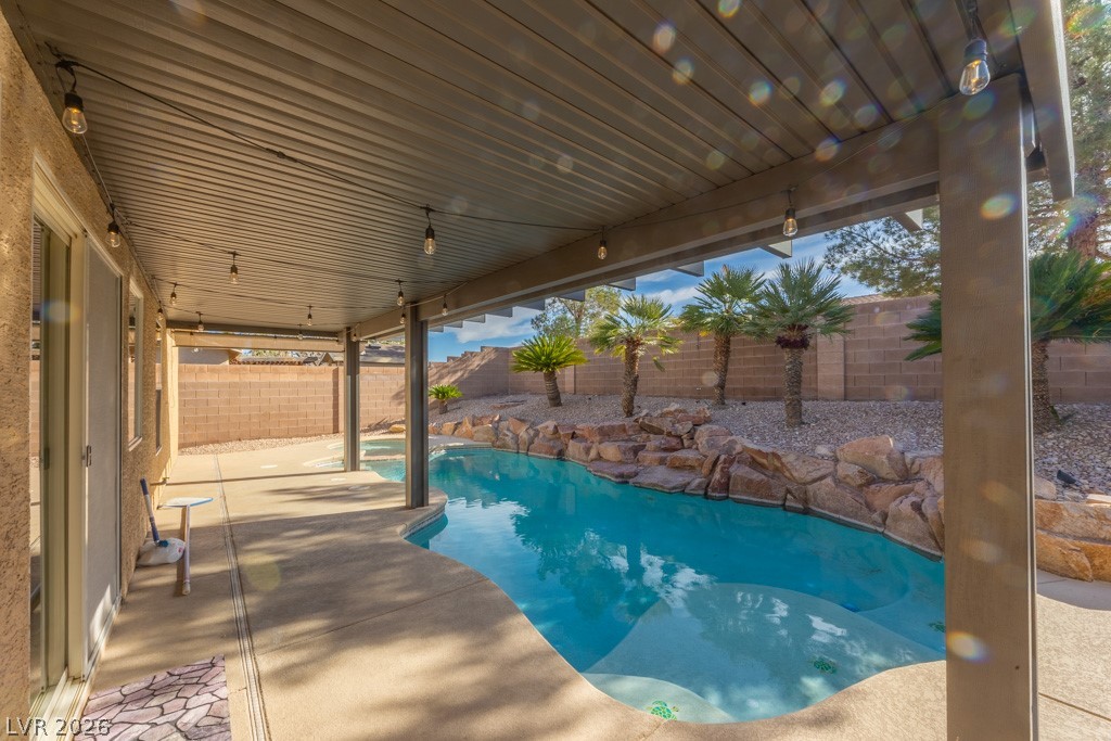 8217 Cabin Springs Avenue Las Vegas NV 89131