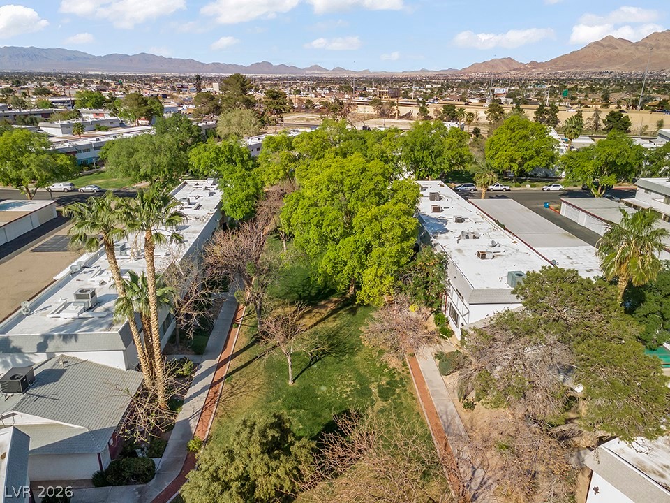 213 Greenbriar Townhouse Way Las Vegas NV 89121