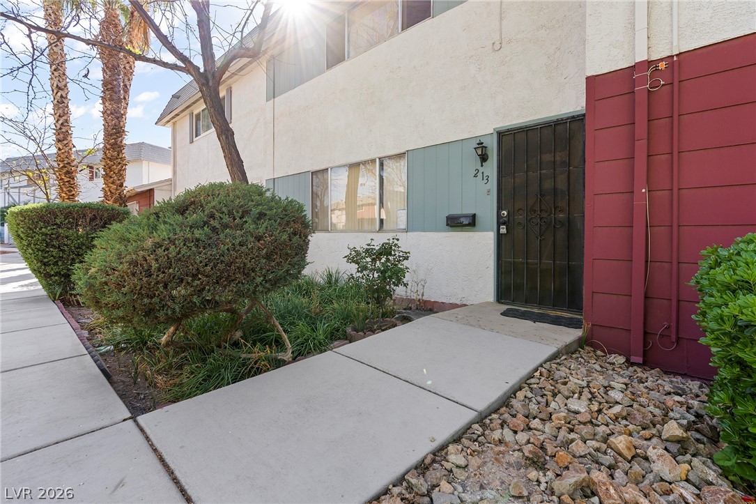 213 Greenbriar Townhouse Way Las Vegas NV 89121