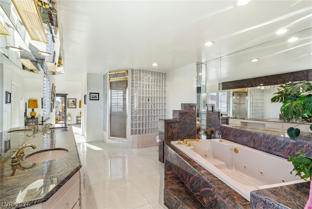 2100 Plaza Del Dios Las Vegas NV 89102