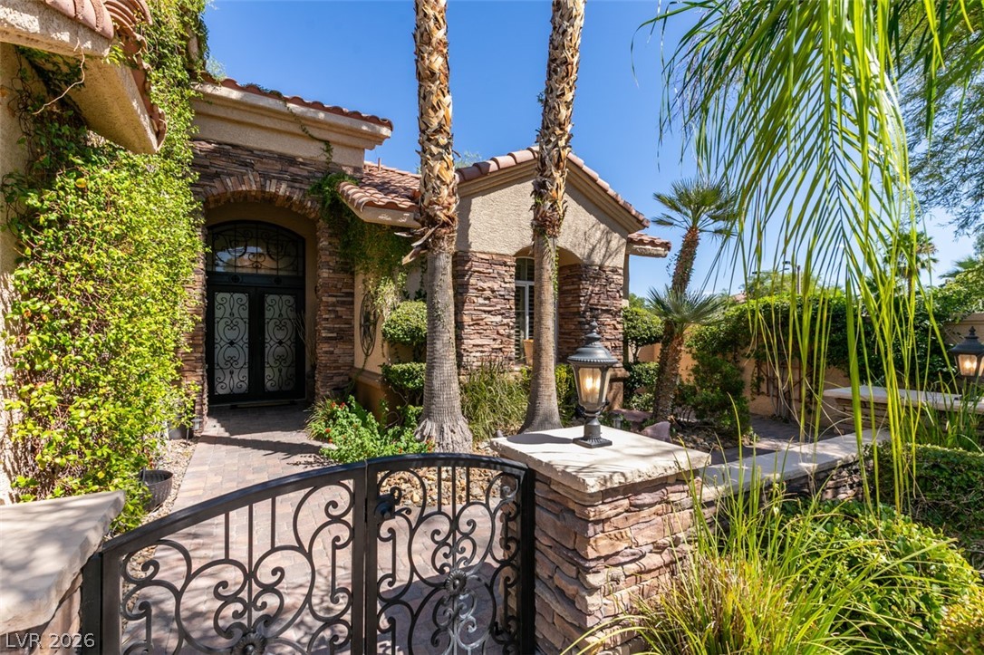 2016 Aspen Oak Street Las Vegas NV 89134
