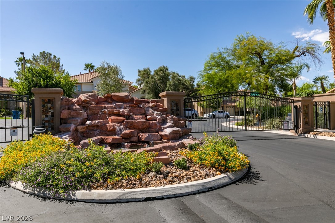 2016 Aspen Oak Street Las Vegas NV 89134