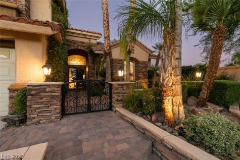 2016 Aspen Oak Street Las Vegas NV 89134