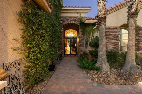 2016 Aspen Oak Street Las Vegas NV 89134