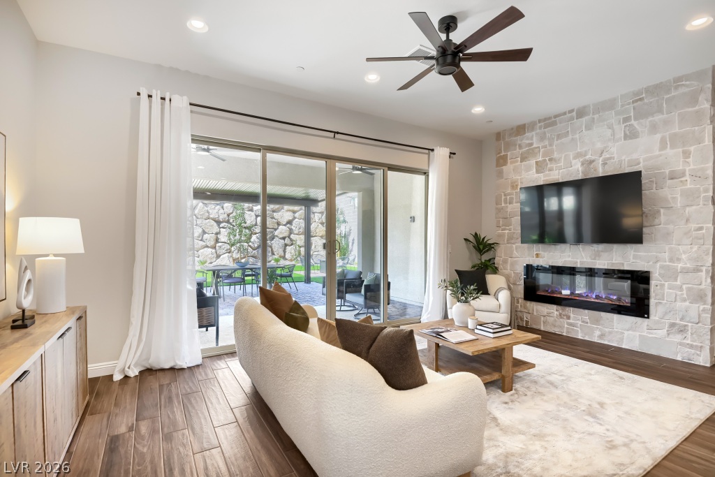 395 Nine Mile Creek Drive Las Vegas NV 89138