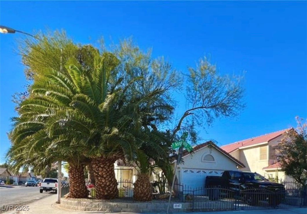 1747 Angel Falls Street Las Vegas NV 89142