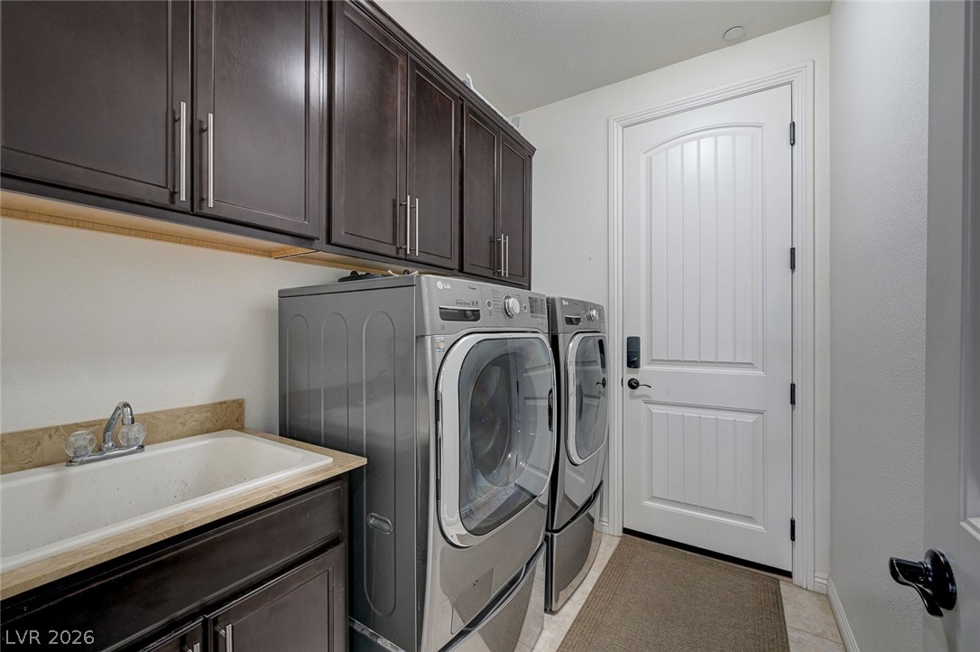 676 Suguaro Bluffs Street Henderson NV 89014
