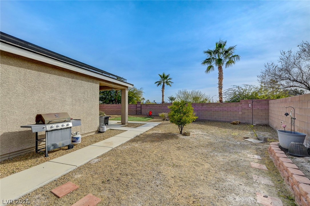 676 Suguaro Bluffs Street Henderson NV 89014