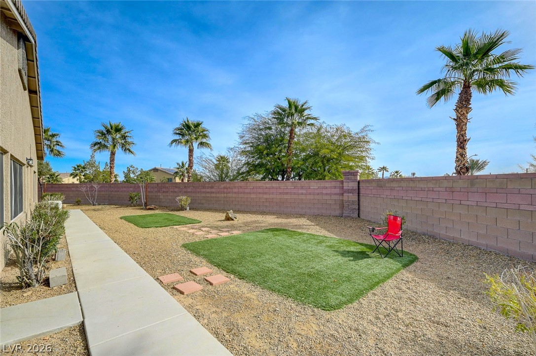 676 Suguaro Bluffs Street Henderson NV 89014