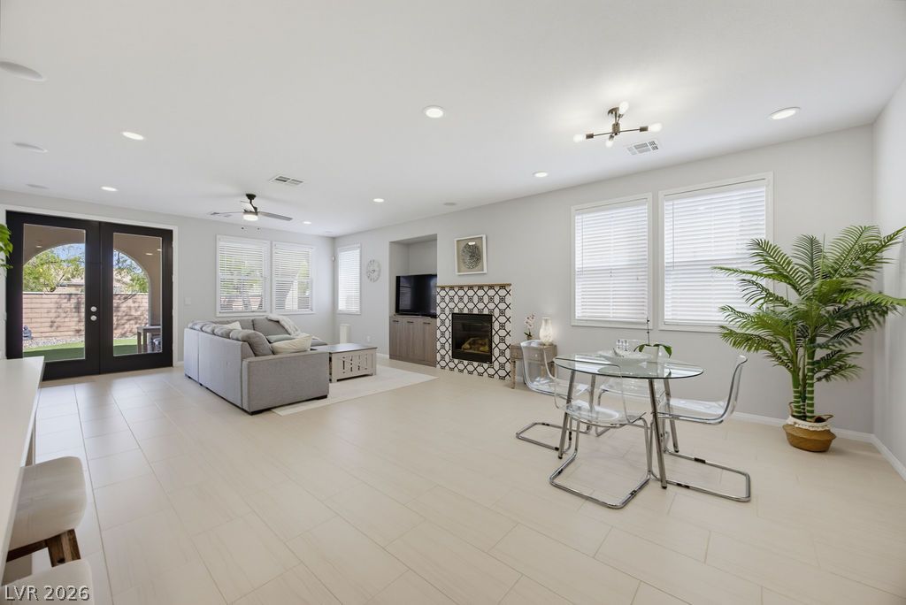 10016 Silver Cliff Street Las Vegas NV 89178