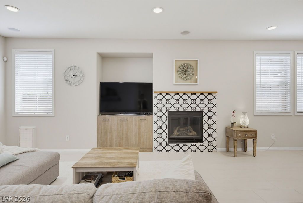 10016 Silver Cliff Street Las Vegas NV 89178