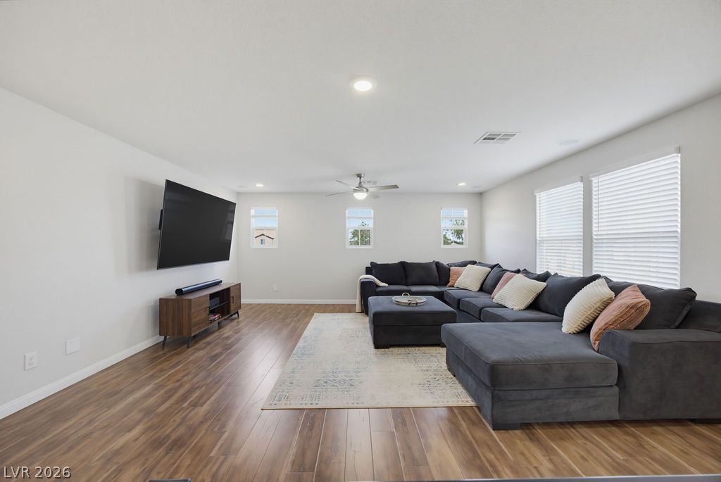 10016 Silver Cliff Street Las Vegas NV 89178