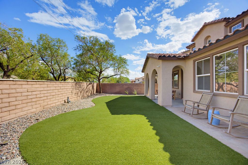 10016 Silver Cliff Street Las Vegas NV 89178