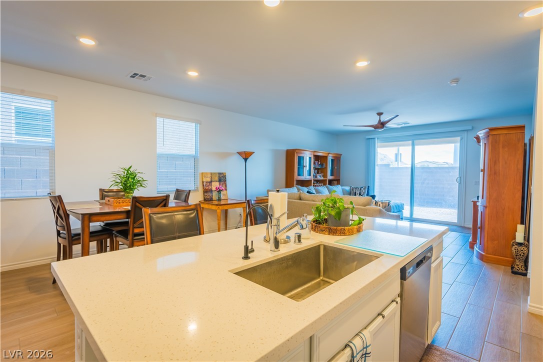 6729 Drapemaster Avenue Las Vegas NV 89156