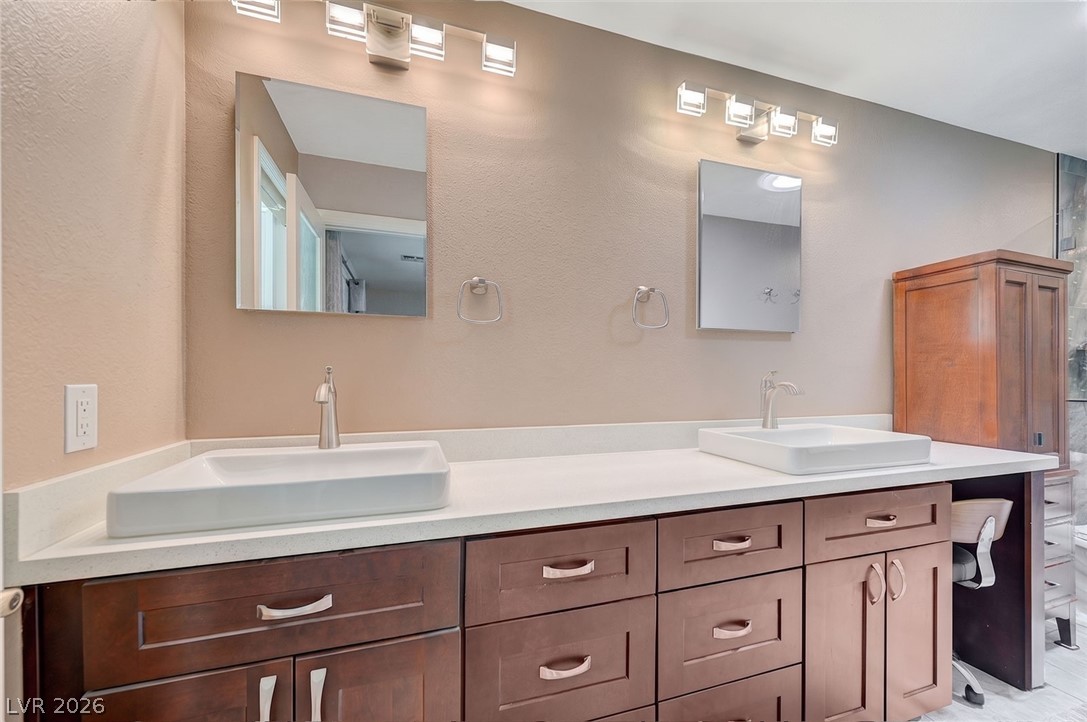 8532 Hidden Pines Avenue Las Vegas NV 89143