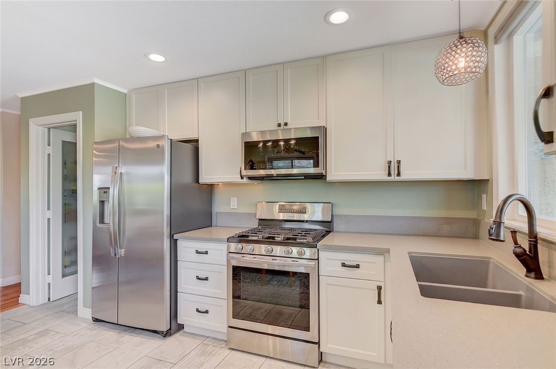 8532 Hidden Pines Avenue Las Vegas NV 89143