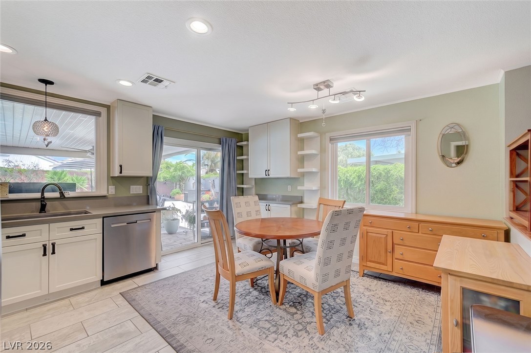 8532 Hidden Pines Avenue Las Vegas NV 89143