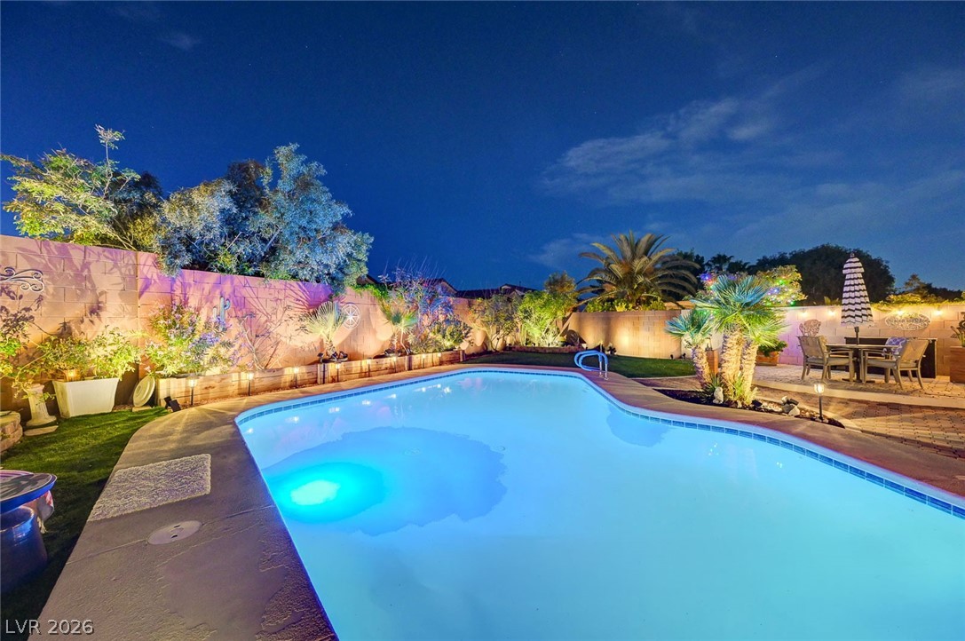 8532 Hidden Pines Avenue Las Vegas NV 89143