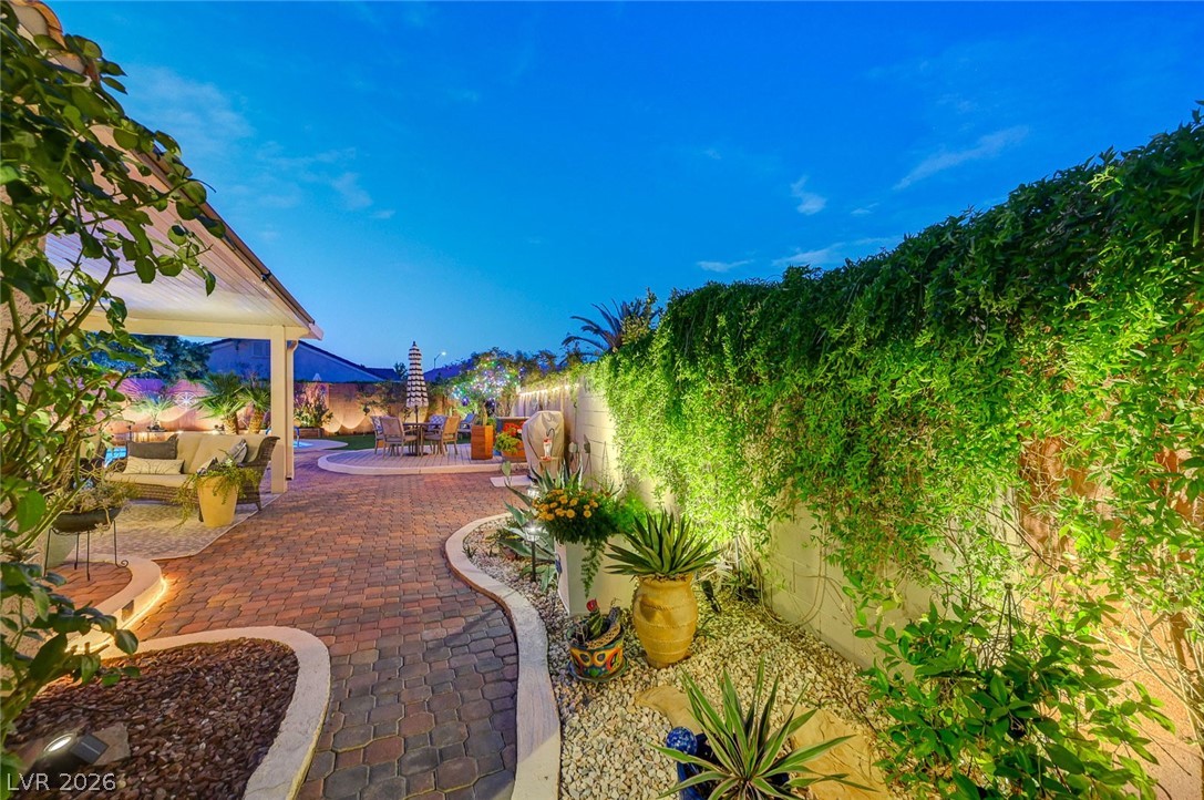 8532 Hidden Pines Avenue Las Vegas NV 89143
