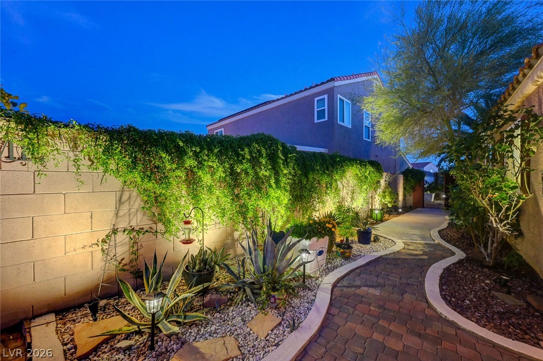 8532 Hidden Pines Avenue Las Vegas NV 89143