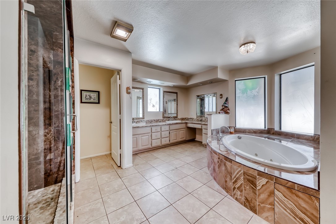 2504 Windjammer Way Las Vegas NV 89107