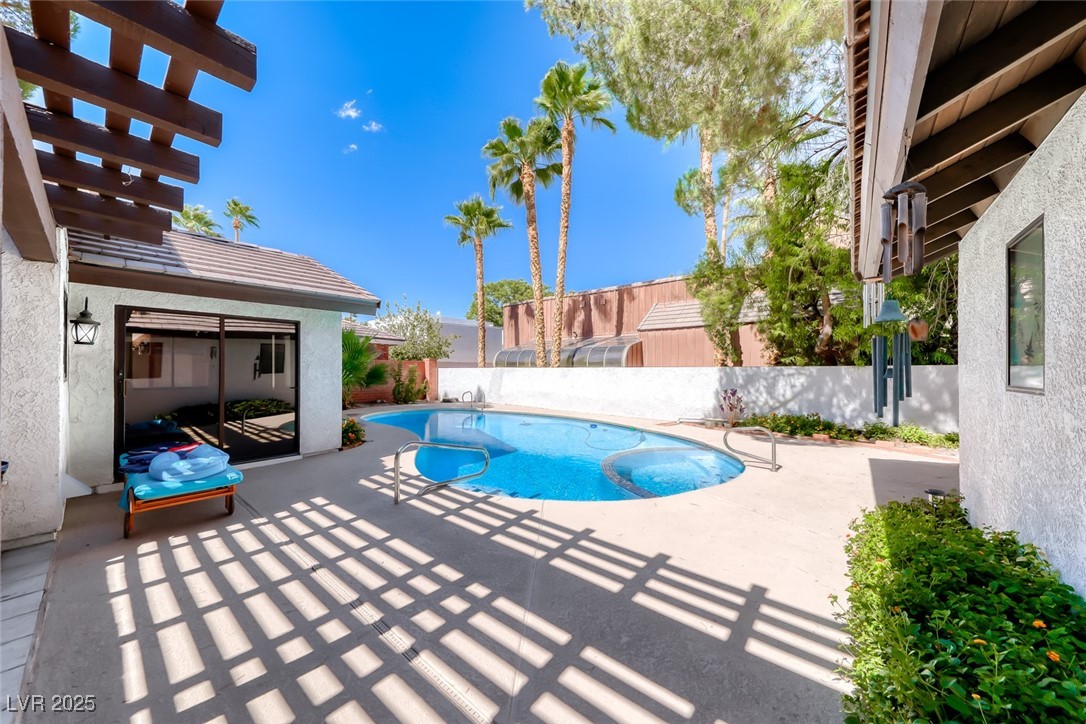 2504 Windjammer Way Las Vegas NV 89107