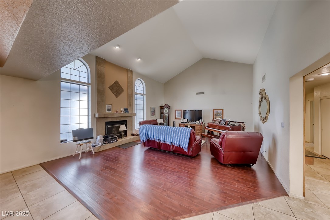2504 Windjammer Way Las Vegas NV 89107