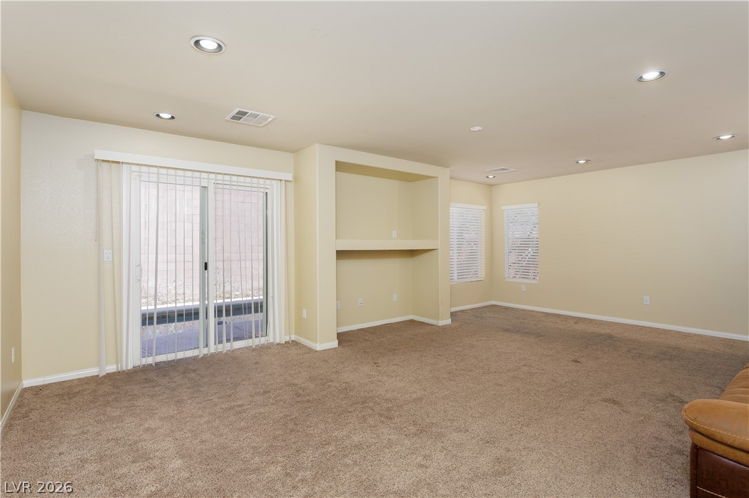 8467 East Bismark Sapphire Street Las Vegas NV 89139