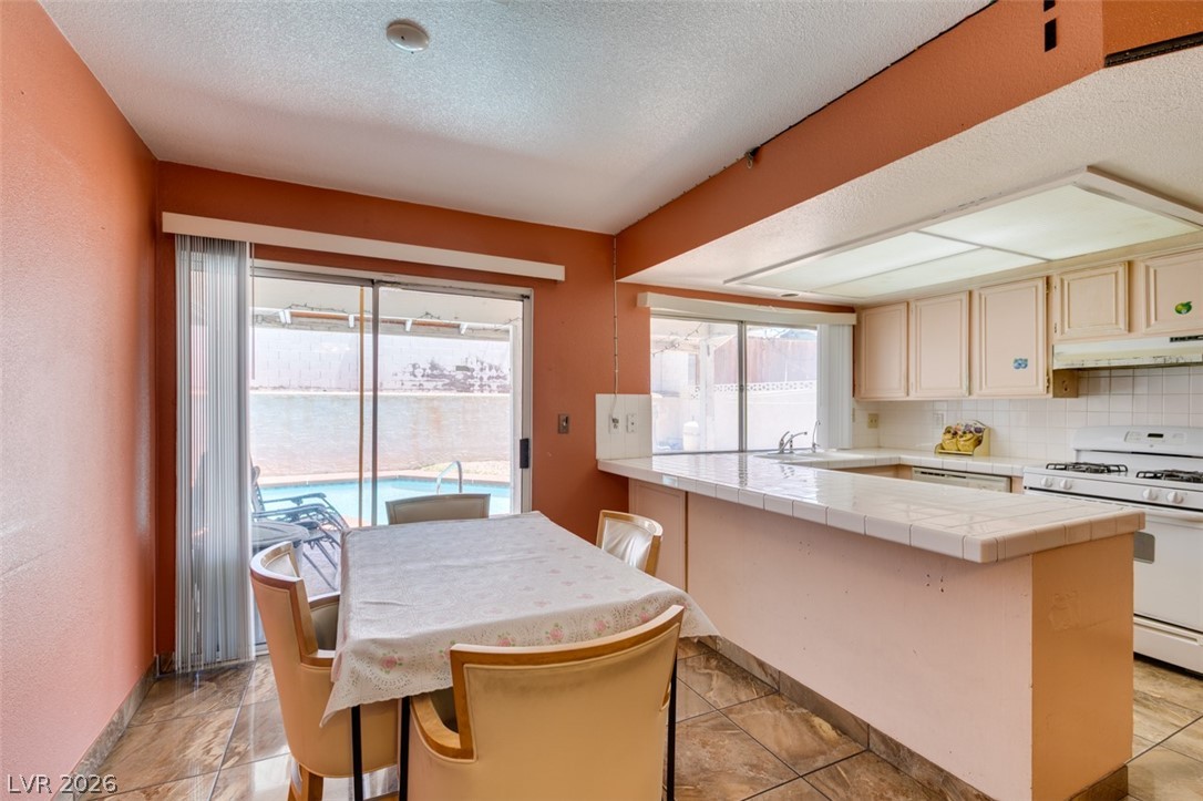 1952 Continental Avenue Las Vegas NV 89156