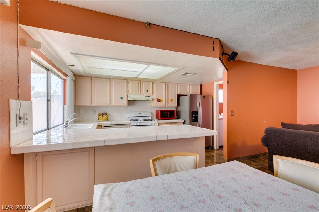 1952 Continental Avenue Las Vegas NV 89156