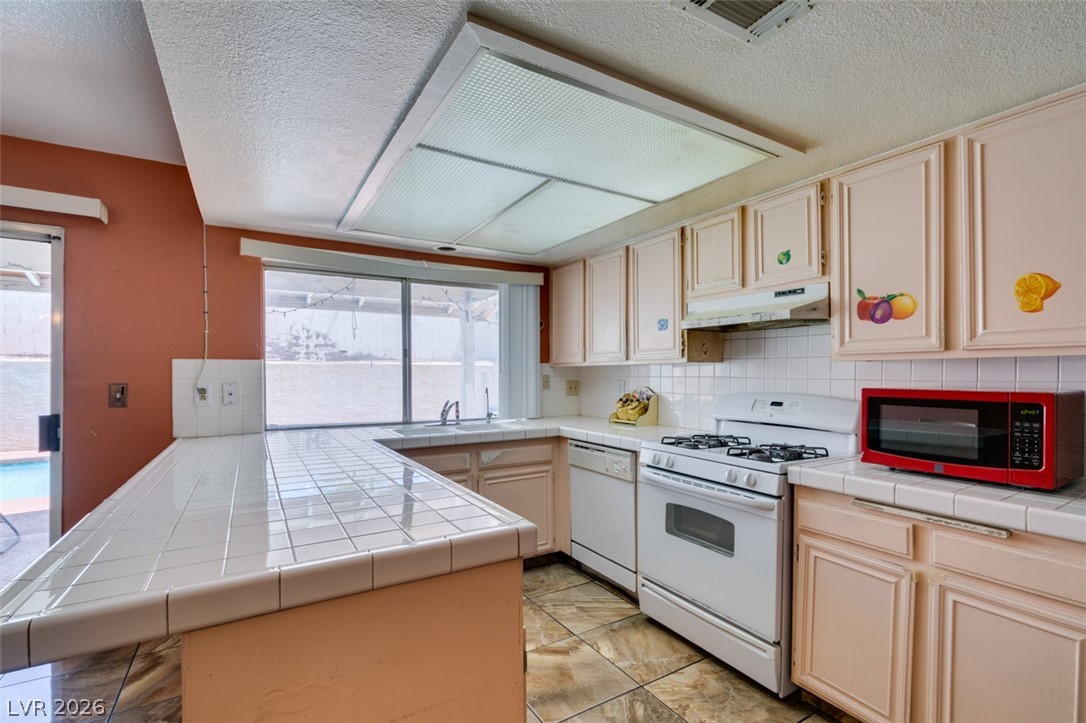 1952 Continental Avenue Las Vegas NV 89156