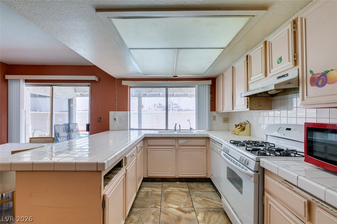 1952 Continental Avenue Las Vegas NV 89156
