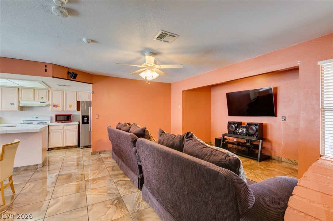 1952 Continental Avenue Las Vegas NV 89156