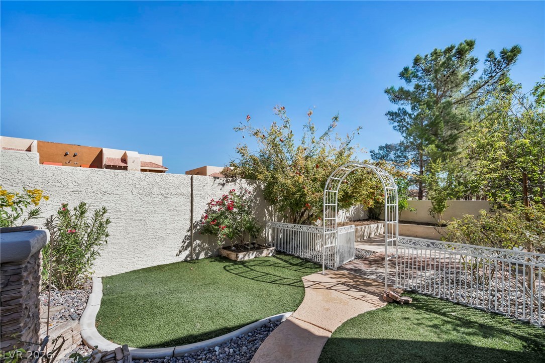 7904 Roxburgh Castle Avenue Las Vegas NV 89117