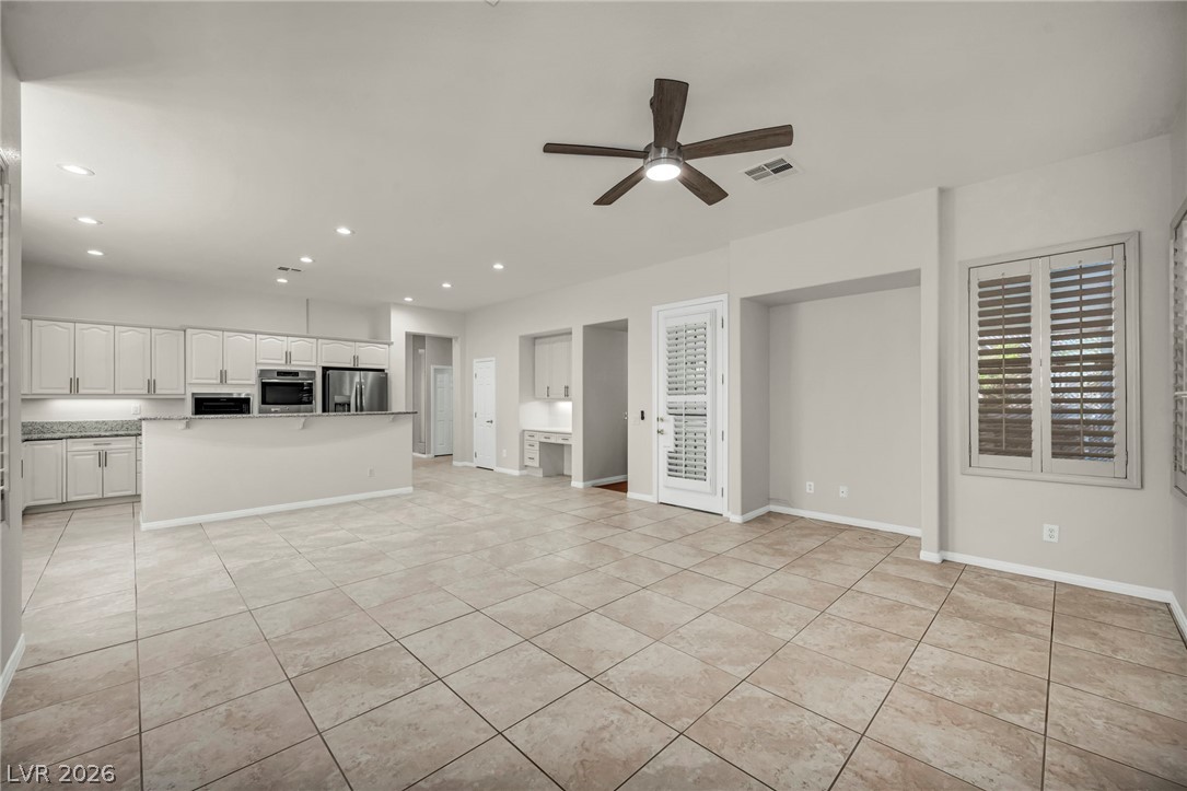 7904 Roxburgh Castle Avenue Las Vegas NV 89117