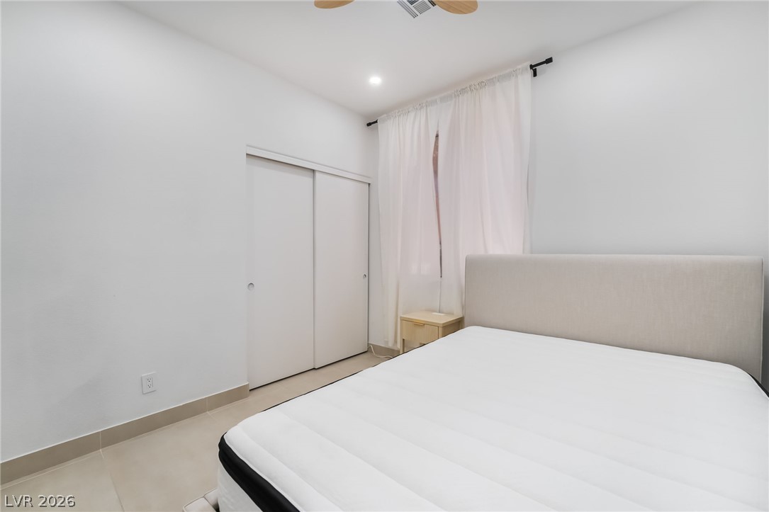 8253 Ruby Mountain Way Las Vegas NV 89128