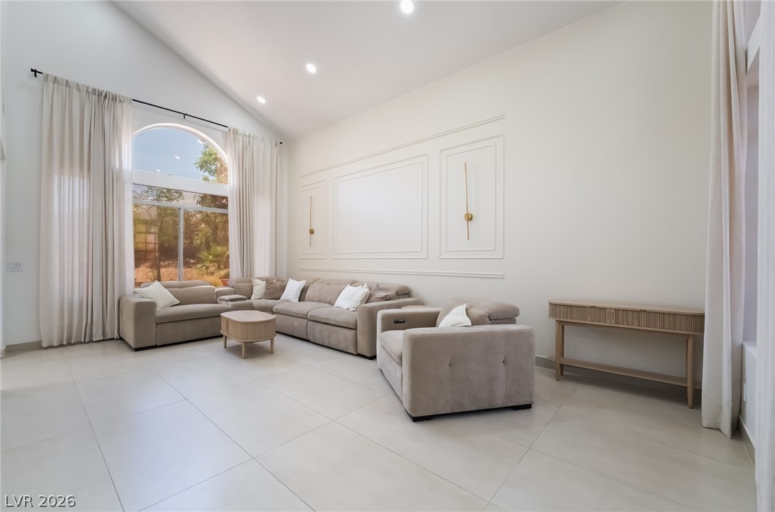 8253 Ruby Mountain Way Las Vegas NV 89128
