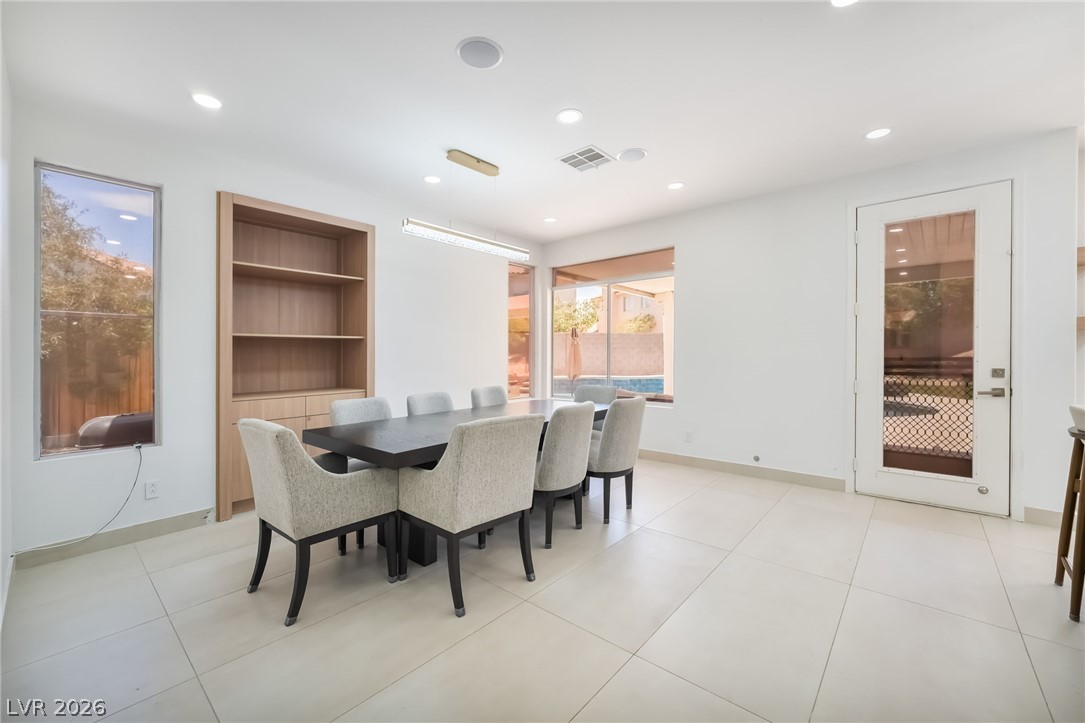 8253 Ruby Mountain Way Las Vegas NV 89128