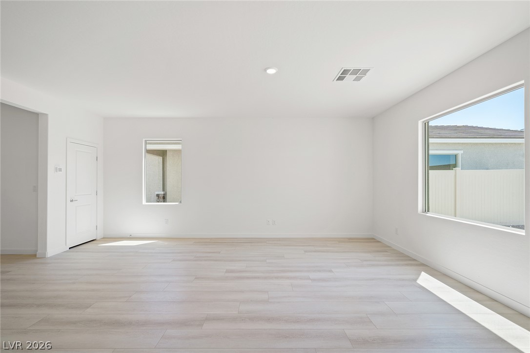 6758 Magnolia River Avenue Las Vegas NV 89156