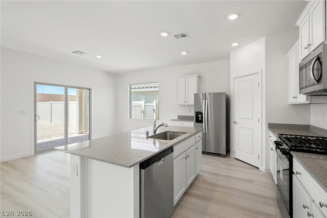 6758 Magnolia River Avenue Las Vegas NV 89156