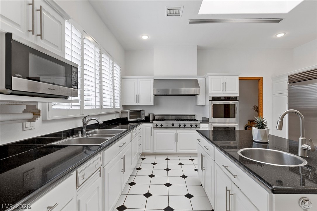 1533 Westwood Drive Las Vegas NV 89102