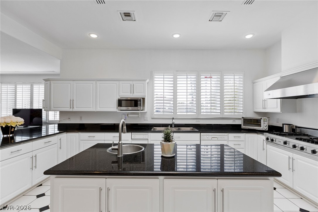 1533 Westwood Drive Las Vegas NV 89102