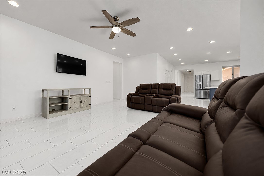 7129 Flora Lam Street Las Vegas NV 89166