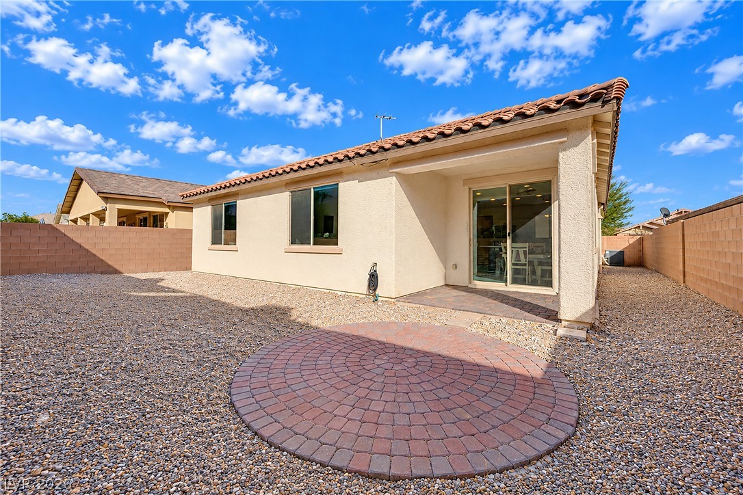 7129 Flora Lam Street Las Vegas NV 89166