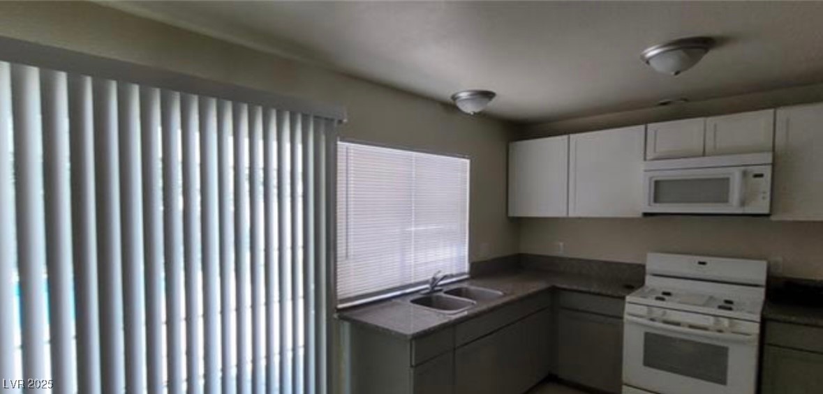 2932 Demetrius Avenue Las Vegas NV 89101