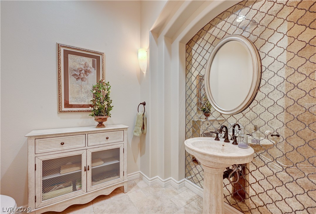 2 Camino Barcelona Place Henderson NV 89011