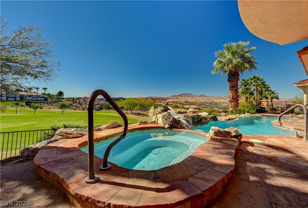 2 Camino Barcelona Place Henderson NV 89011