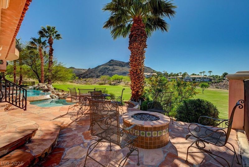 2 Camino Barcelona Place Henderson NV 89011