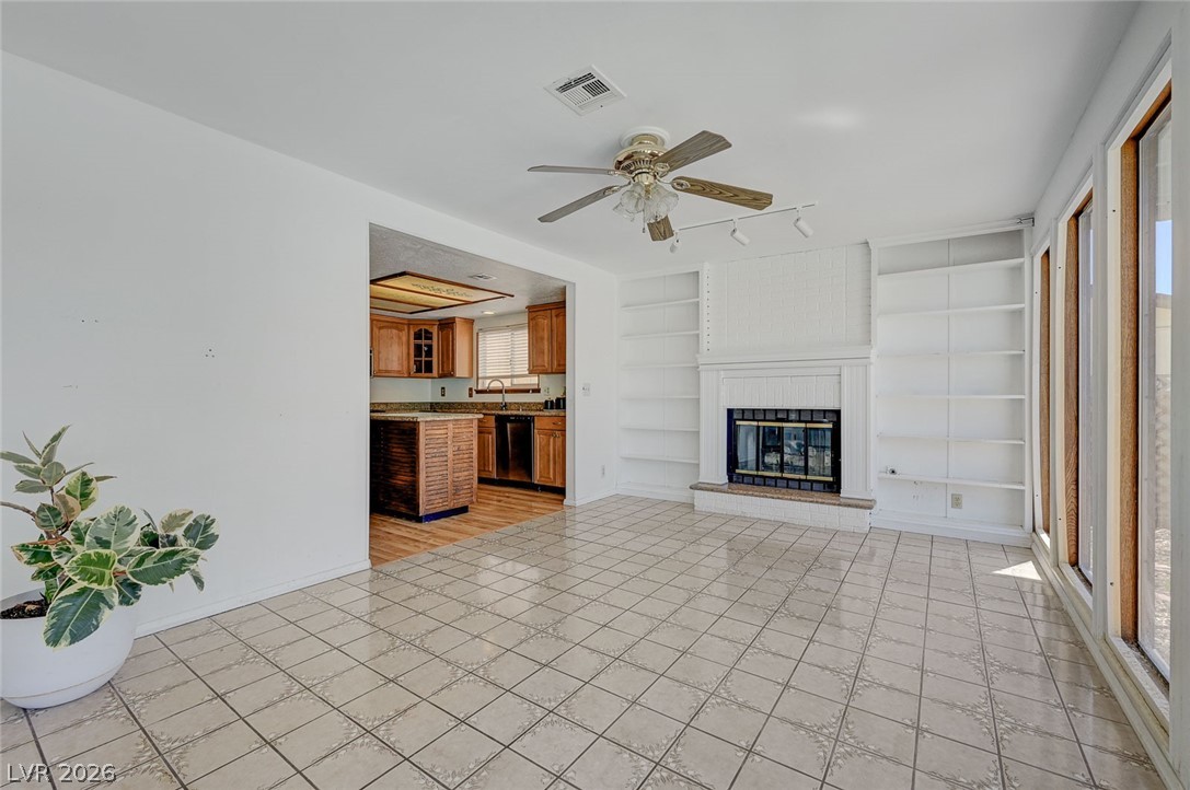 6635 Baywood Avenue Las Vegas NV 89103